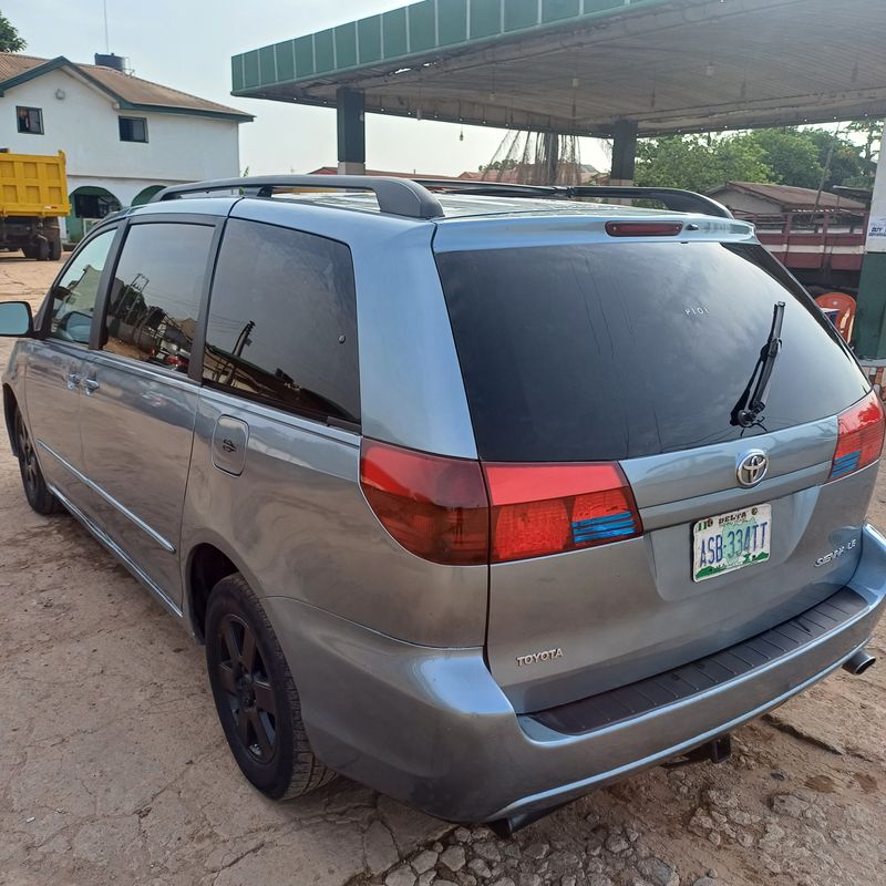 Thumbnail 4 of 2005 Toyota Sienna
